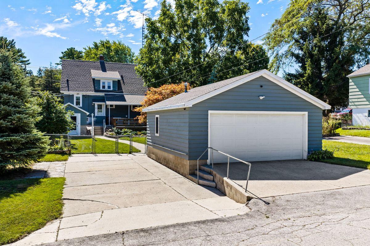 216 W. Maple Street — photo 22