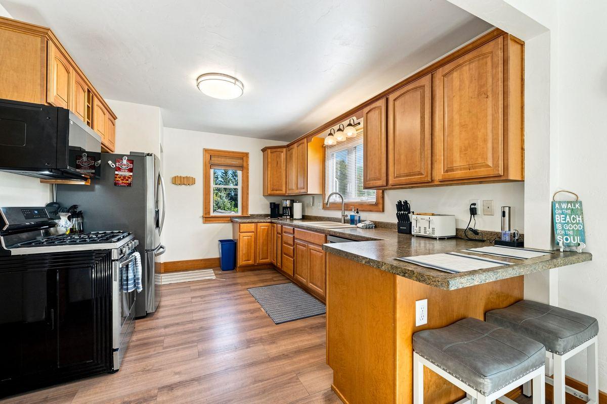216 W. Maple Street — photo 9